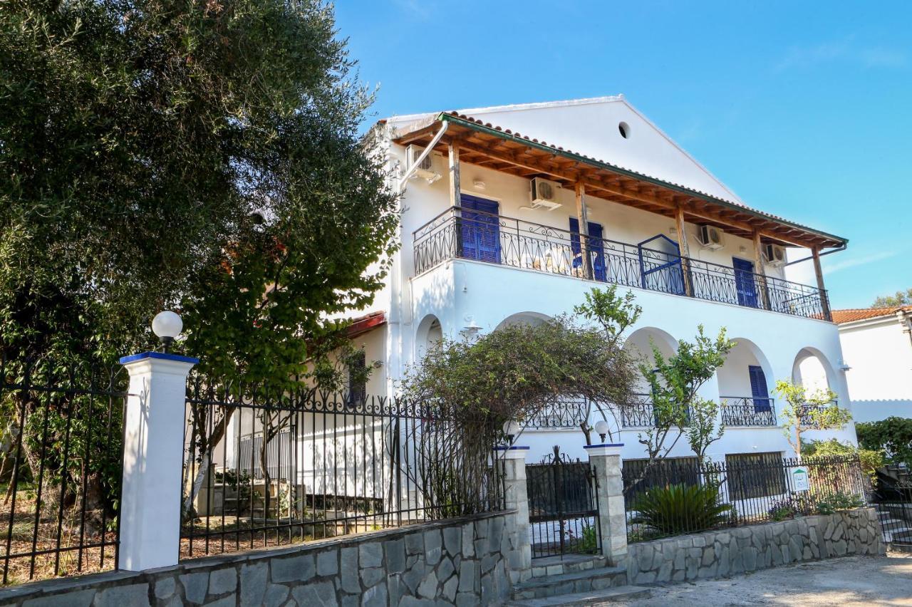 Athina Apartment *